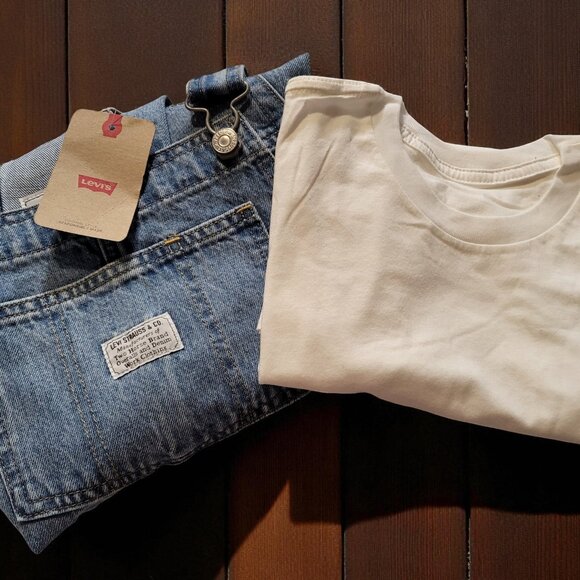 Levi's Girls extra Small 8/10 girls setClasic Blue Denim short/t shirt white xxs - Picture 3 of 3